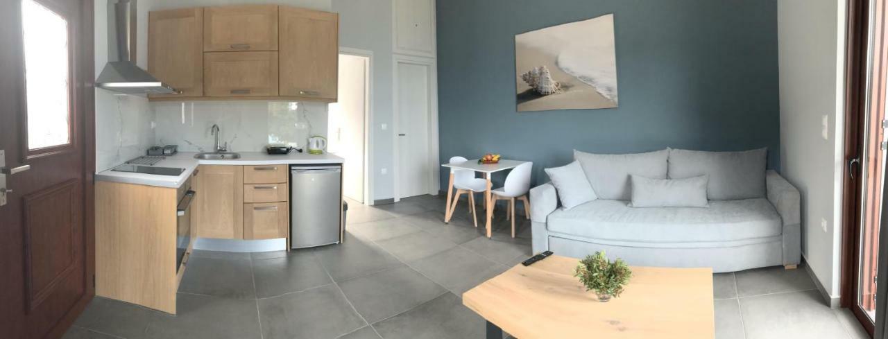 Light Blue House 3 Apartments Poúlithra Екстериор снимка